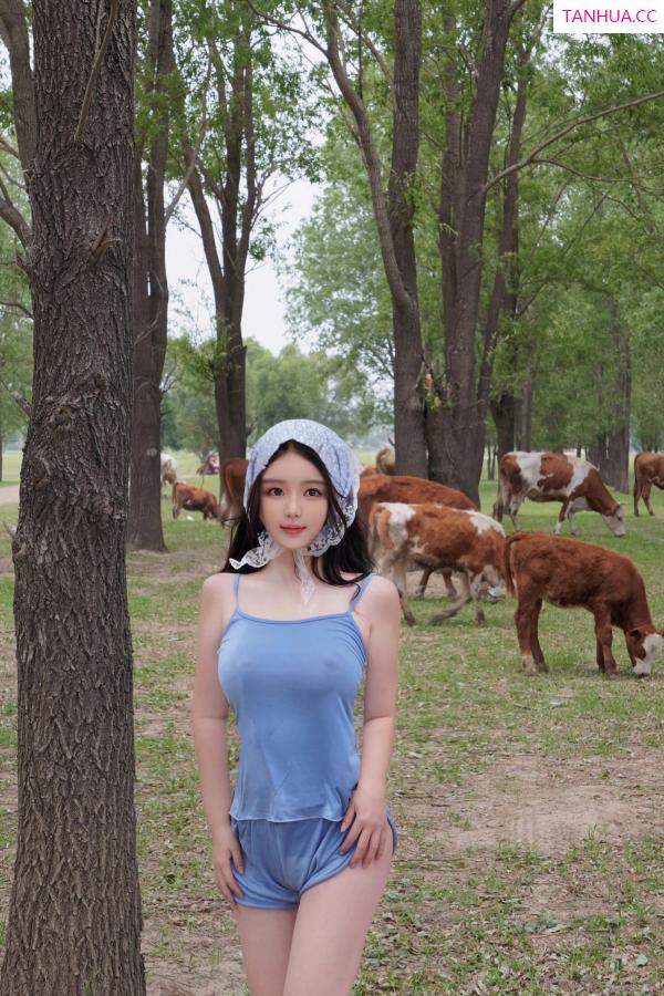   [XiuRen]高清写真图 2024.06.28 No.8777 小薯条nienie 放牛娃主题第10张图片